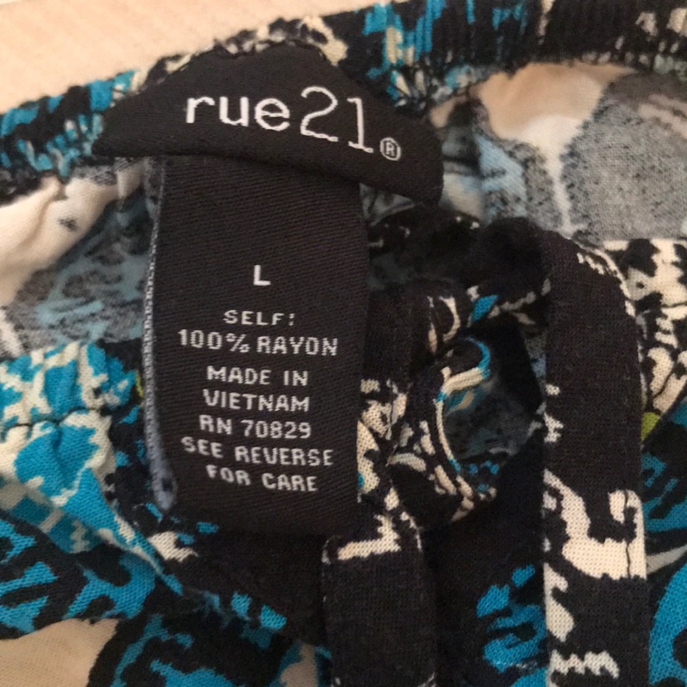 Jumper - Picture 2 of 2